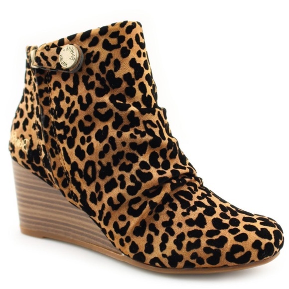 LAST PAIR! Blowfish Leopard Berkley Wedge Bootie - Picture 4 of 4